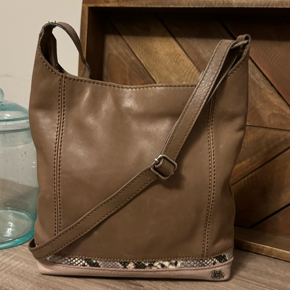 The Sak Womens De Young Small Leather Crossbody Purse Tan Snakeskin